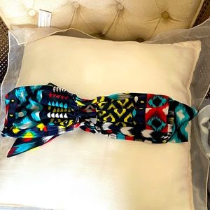 Women’s bikini top never worn